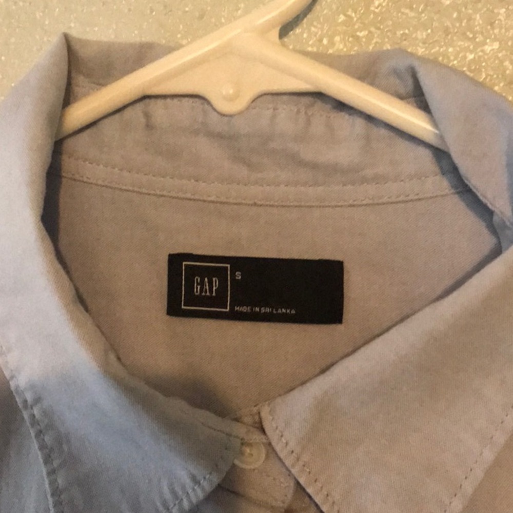 Button down - Picture 2 of 3